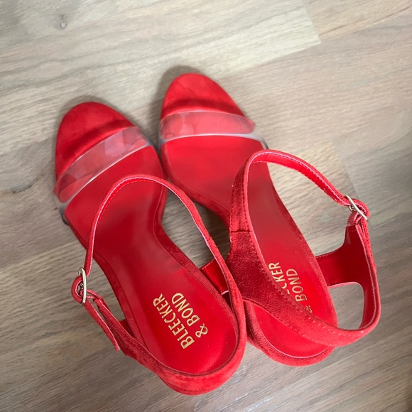Bleecker & Bond Viola Sandal - color red, size 6.5 - Picture 4 of 4